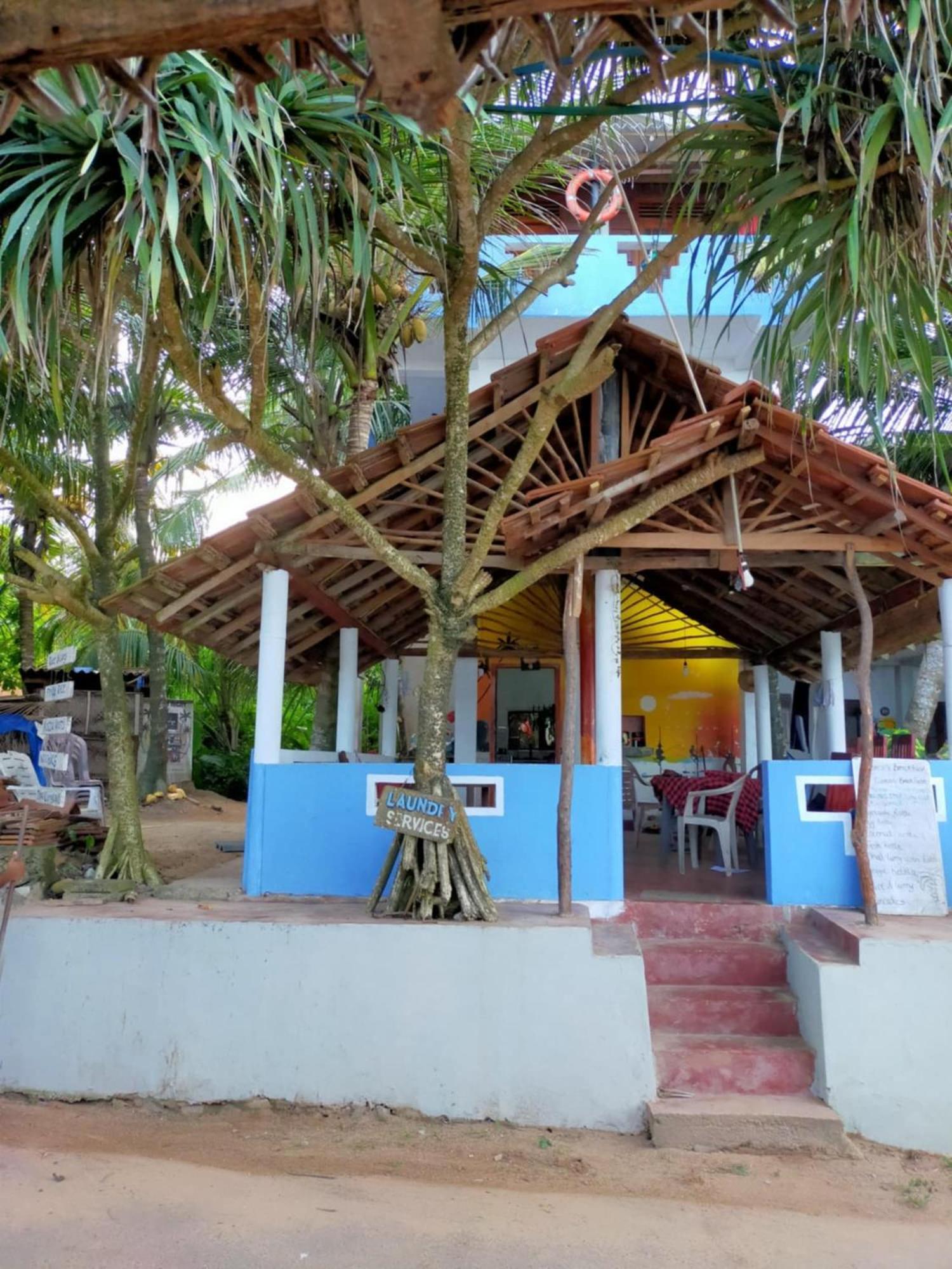 Chandi Gaya Beach Guesthouse Тангалле Екстер'єр фото